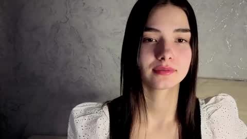 Laura online show from March 10, 12:31 pm