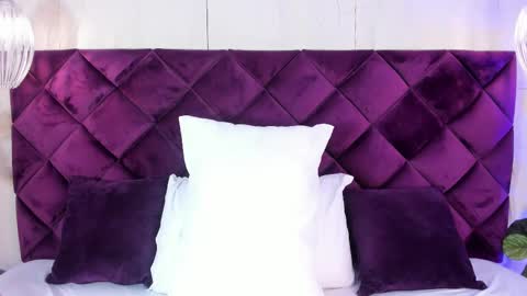 LauraCarther  online show from December 17, 5:17 pm