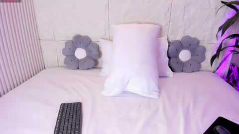 LauraCarther  online show from May 11, 8:06 pm