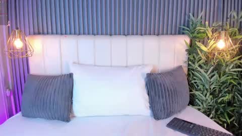 LauraCarther  online show from May 5, 8:12 pm