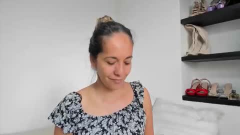 Laura online show from June 9, 6:40 pm
