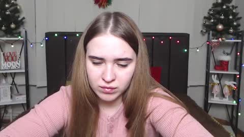 Snapshot of laurahlot chatting on January 5, 4:25 am LauraHlot online show from January 5, 4:25 am