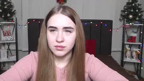 Snapshot of laurahlot chatting on January 4, 6:19 pm LauraHlot online show from January 4, 6:19 pm