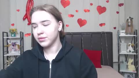 LauraHlot online show from February 12, 9:05 pm