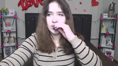 Snapshot of laurahlot chatting on February 19, 6:10 pm LauraHlot online show from February 19, 6:10 pm