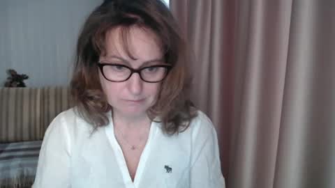 Lauraoven1 online show from February 23, 1:56 pm