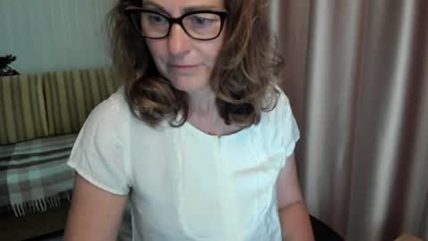Lauraoven1 online show from June 21, 3:05 pm