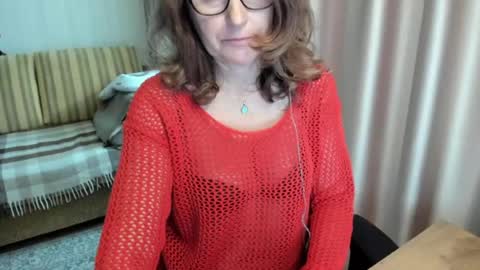 Lauraoven1 online show from June 14, 11:32 am