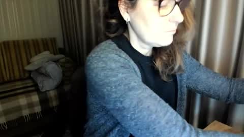 Lauraoven1 online show from February 18, 6:07 pm