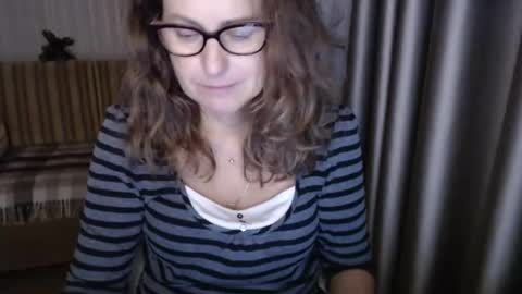 Lauraoven1 online show from October 28, 5:08 pm