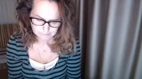 Lauraoven1 online show from November 27, 11:13 am