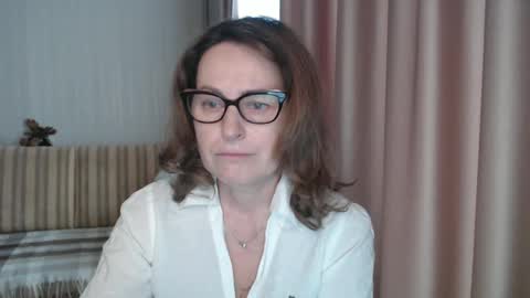 Lauraoven1 online show from February 24, 1:08 pm