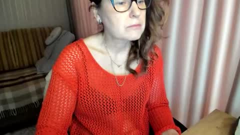 Lauraoven1 online show from February 11, 8:16 am