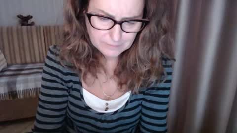 Lauraoven1 online show from October 26, 9:16 am