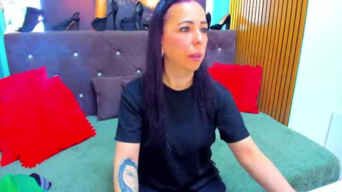 Laura online show from April 28, 3:21 am