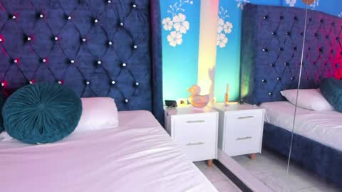 Laura online show from April 26, 12:25 pm