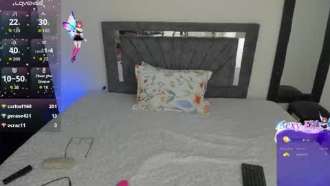laurasofia01 online show from July 3, 9:43 pm
