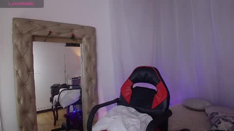 Laura Sofia online show from April 23, 12:29 pm