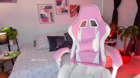 MissLauren online show from December 11, 8:28 pm