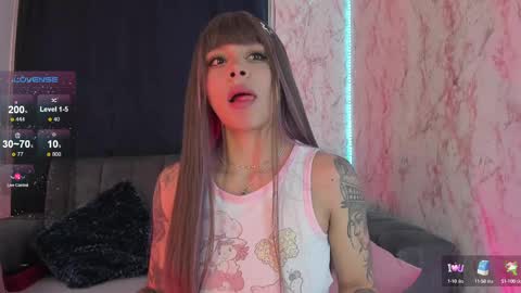 Snapshot of lauren_camila1 chatting on February 22, 2:50 am Lau online show from February 22, 2:50 am