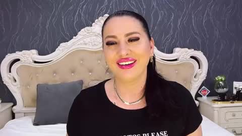 Laura online show from May 5, 2:20 pm