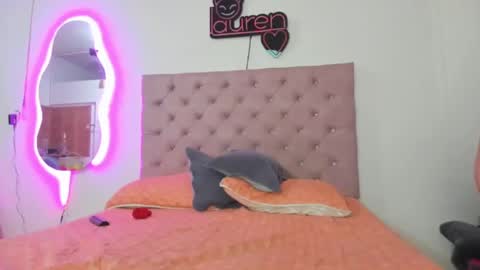 Snapshot of laurenlaine99 chatting on February 22, 3:10 pm laurenlaine online show from February 22, 3:10 pm