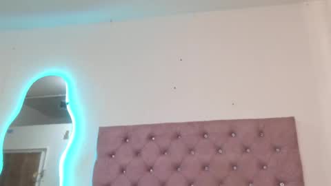 Snapshot of laurenlaine99 chatting on September 12, 5:53 pm laurenlaine online show from September 12, 5:53 pm