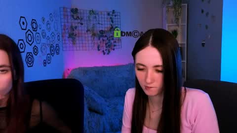 Laure online show from April 26, 1:42 pm