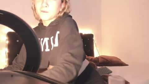 laurenn_111 online show from June 14, 10:04 am