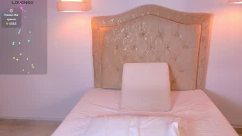 laurenn_smitth online show from June 4, 2:43 pm