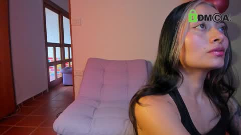 Snapshot of laurent_a chatting on December 19, 8:55 pm Lucie online show from December 19, 8:55 pm