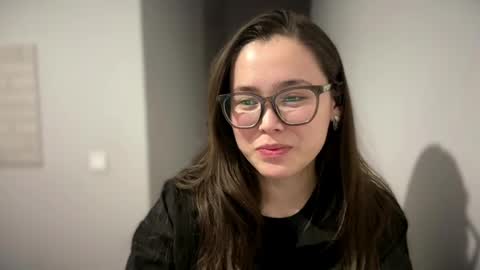 Amelia online show from May 19, 3:30 pm