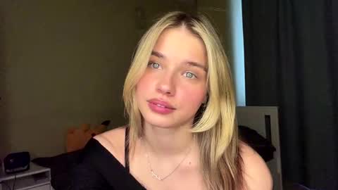 Bella online show from April 27, 11:40 am