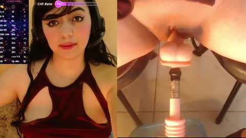 lauriss_ online show from July 30, 7:37 pm