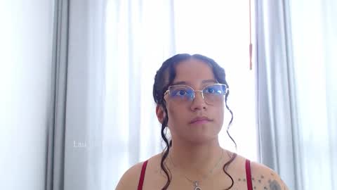 Laura online show from October 23, 7:42 pm