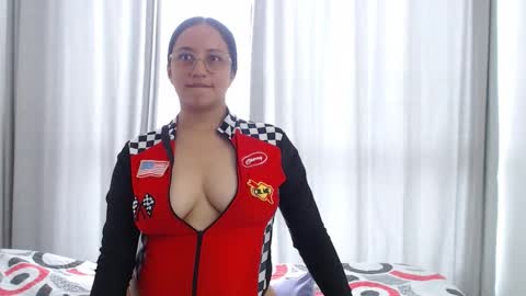 Laura online show from November 16, 5:46 pm