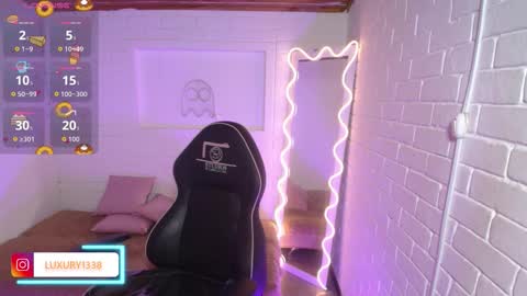 Lauxury  online show from October 15, 4:04 am