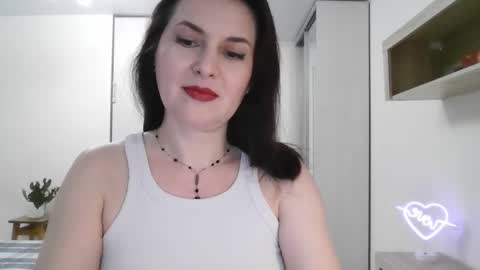 Snapshot of lavender_victoria chatting on February 17, 6:28 pm Diana online show from February 17, 6:28 pm