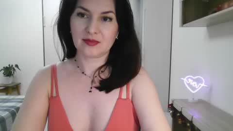 Snapshot of lavender_victoria chatting on January 7, 5:53 pm Diana online show from January 7, 5:53 pm