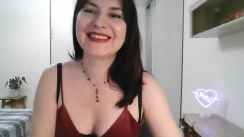Snapshot of lavender_victoria chatting on January 28, 6:49 pm Diana online show from January 28, 6:49 pm