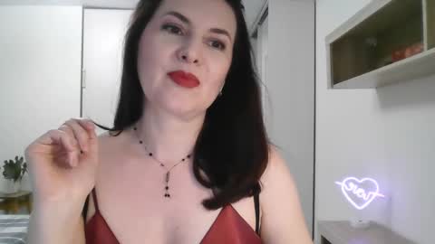 Snapshot of lavender_victoria chatting on February 1, 6:51 pm Diana online show from February 1, 6:51 pm