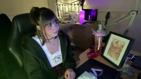 Lavenderrzz online show from November 17, 2:18 pm