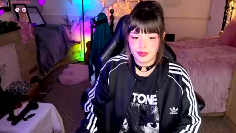 Lavenderrzz online show from April 26, 6:49 pm