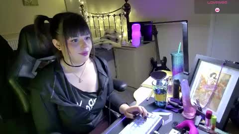 Lavenderrzz online show from February 6, 2:20 pm