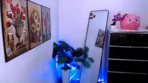 lavenia487426 online show from March 3, 8:31 am