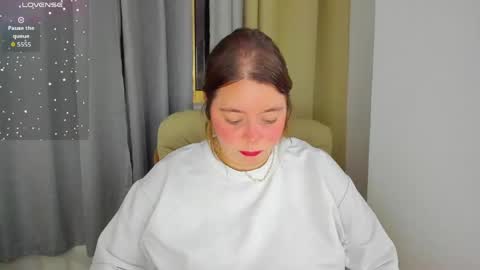 laylaah online show from April 30, 12:27 am