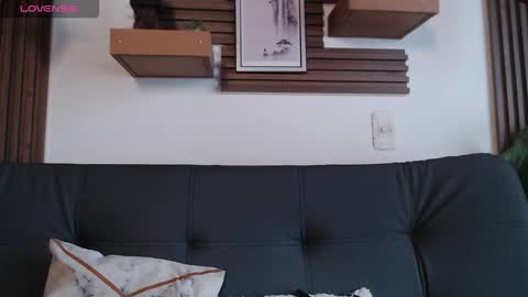 Layla online show from February 9, 6:32 pm