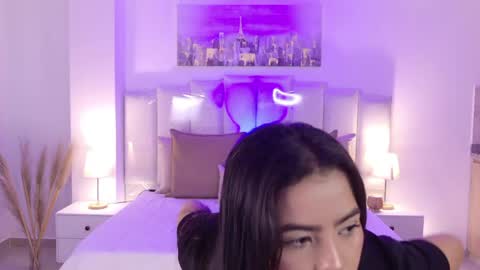 Layla Breezee online show from April 1, 11:55 am