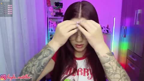 Layla online show from April 25, 11:57 pm