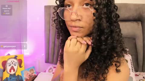 layla_clarke online show from September 27, 5:14 am